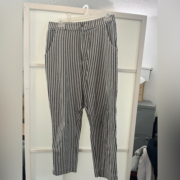 Hollister Straight Leg 7/8 Pants | Size M - Picture 4 of 5